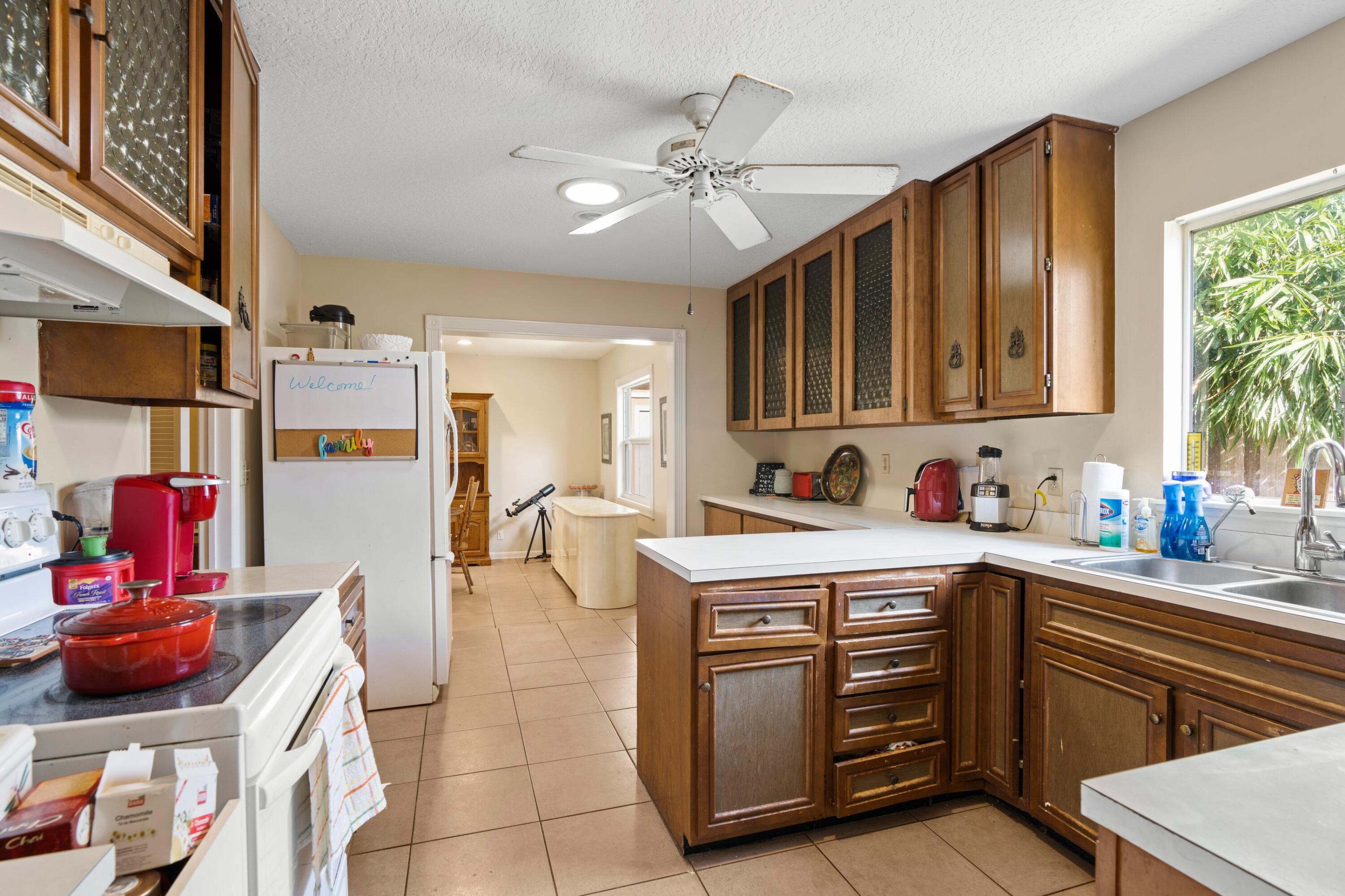 404 Circle West Jupiter, FL 33458 - Photo 14 of 24 DSC01786.jpg-SMALL