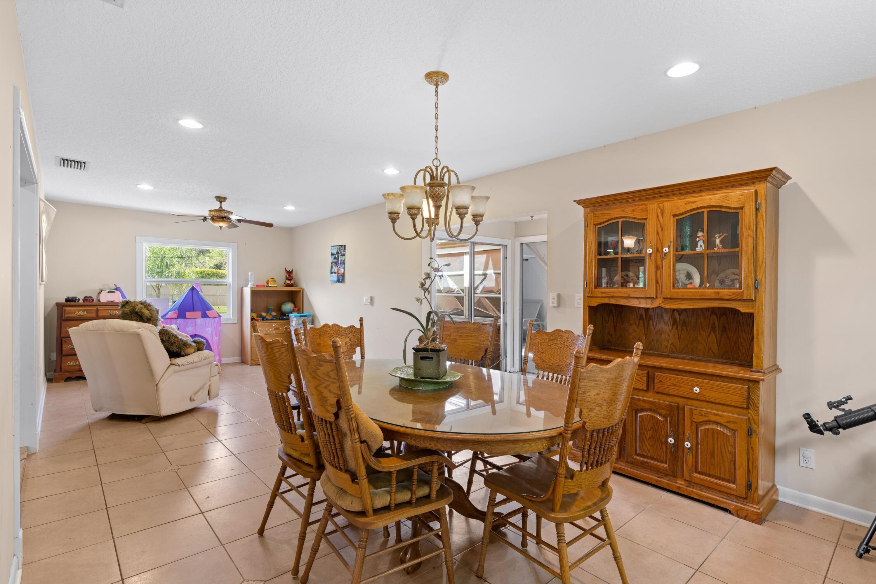404 Circle West Jupiter, FL 33458 - Photo 15 of 24 DSC01791.jpg-SMALL