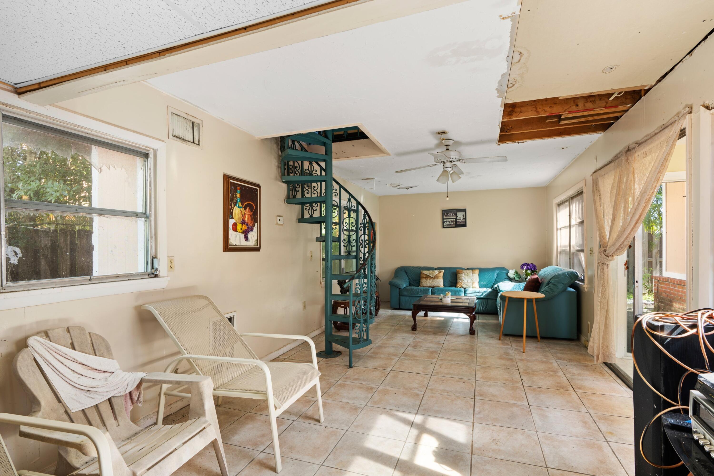 404 Circle West Jupiter, FL 33458 - Photo 17 of 24 DSC01801.jpg-SMALL