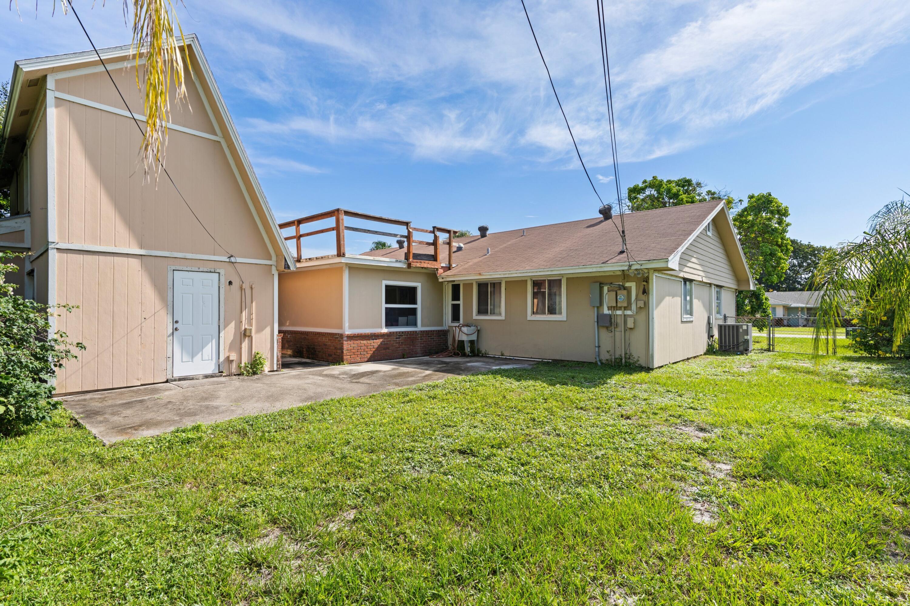 404 Circle West Jupiter, FL 33458 - Photo 24 of 24 DSC01836.jpg-SMALL