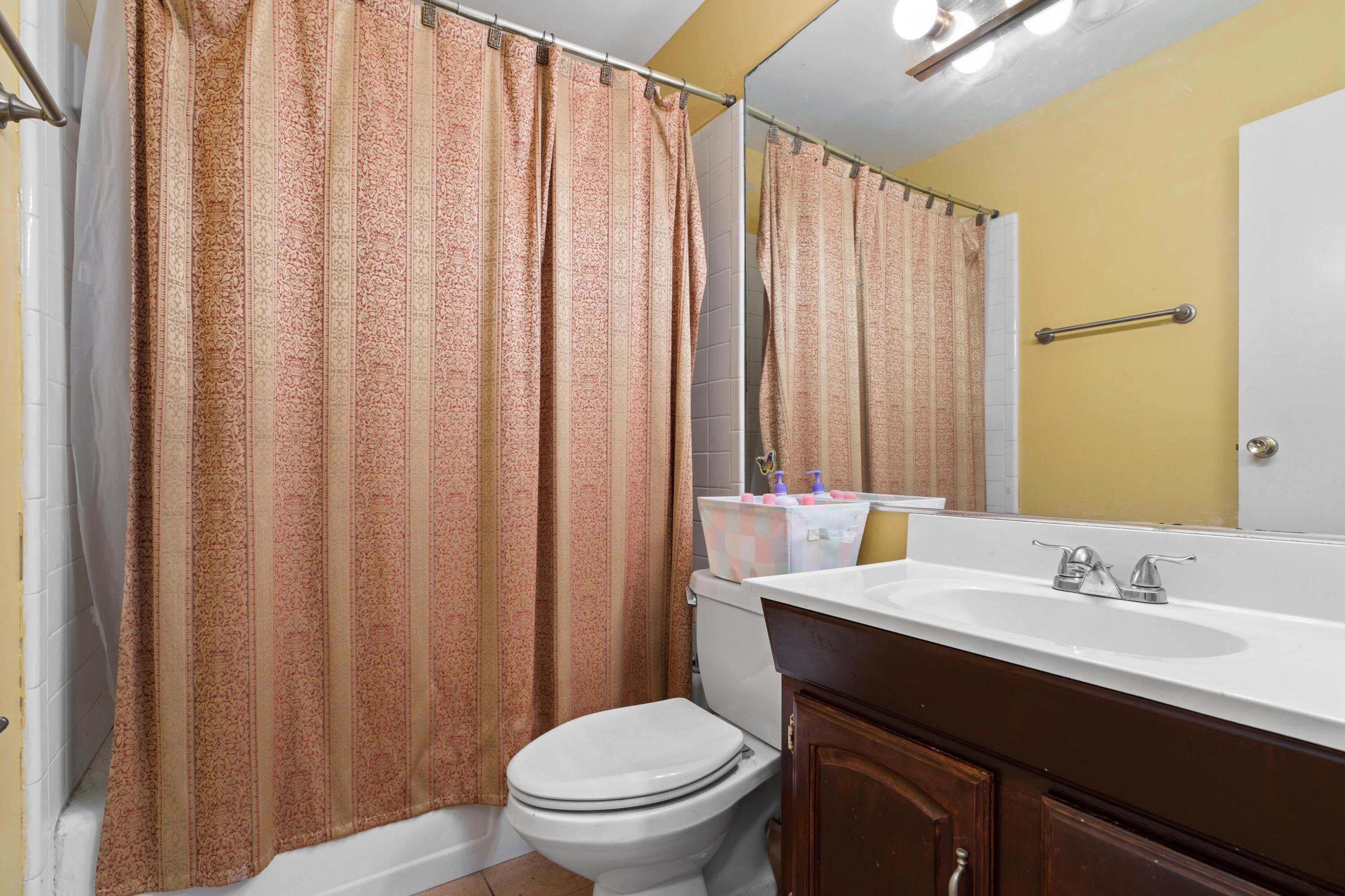 404 Circle West Jupiter, FL 33458 - Photo 10 of 24 DSC01766.jpg-SMALL