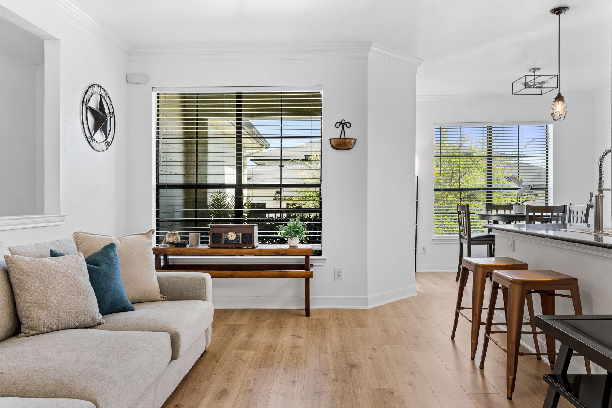 Huge windows. Lots of natural light.