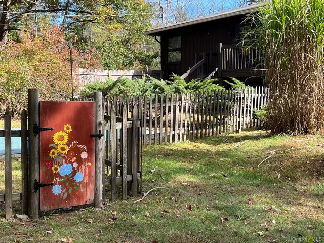 $799,000 | 404 John Joy Road, Saugerties, NY 12477