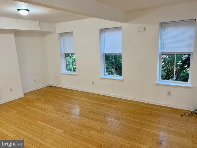 $299,900 | 35 Ewing Street, Trenton, NJ 08609