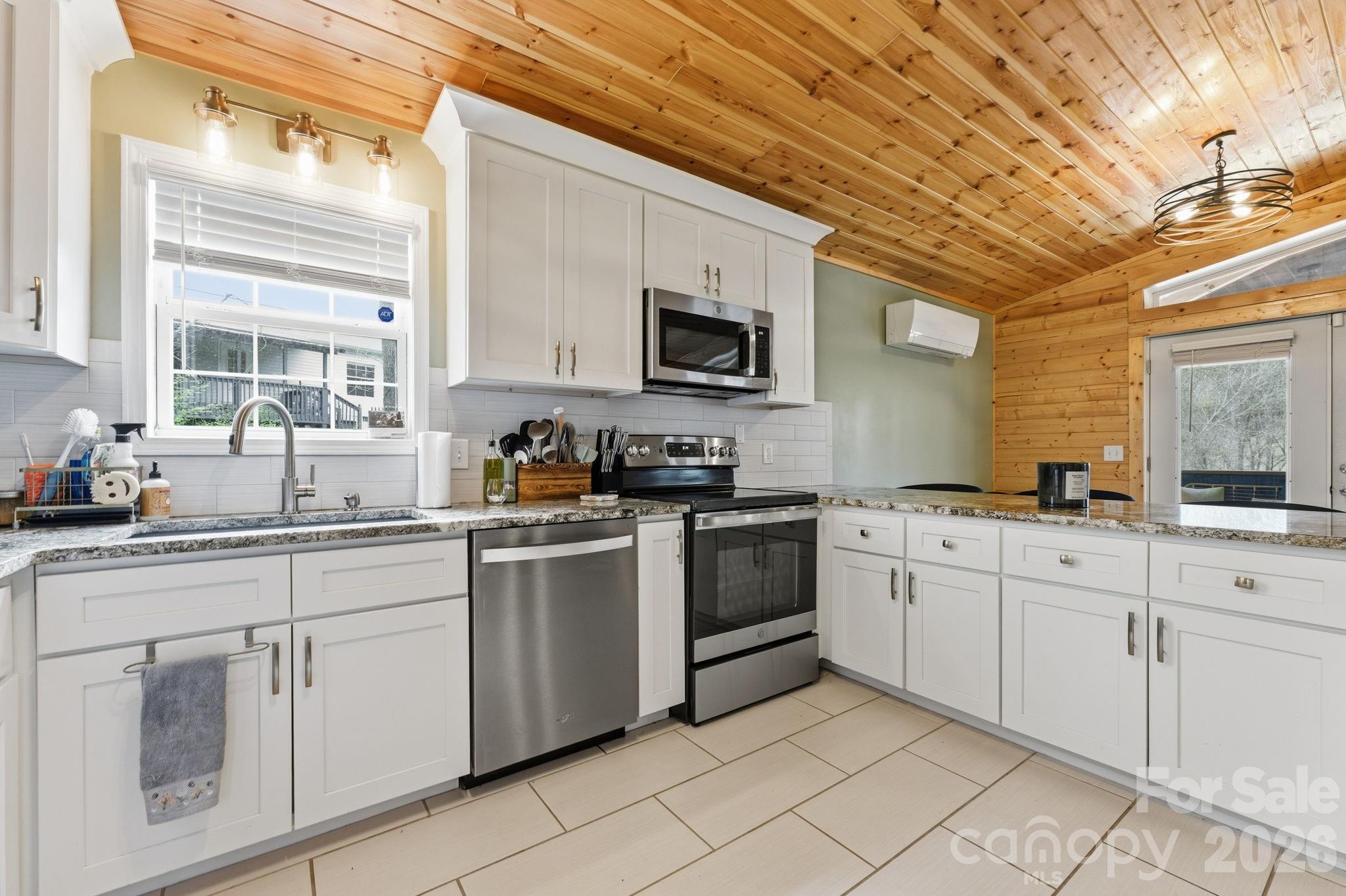 81 Bullfrog Cove Road Sylva, NC 28779 - Photo 8 of 40