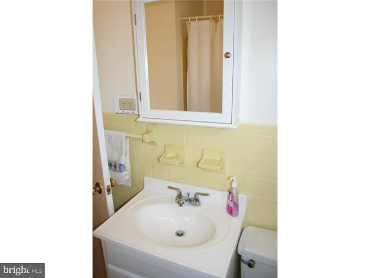 908 Fernhill Road Glenside, PA 19038 - Photo 5 of 23 Gallery Image 5