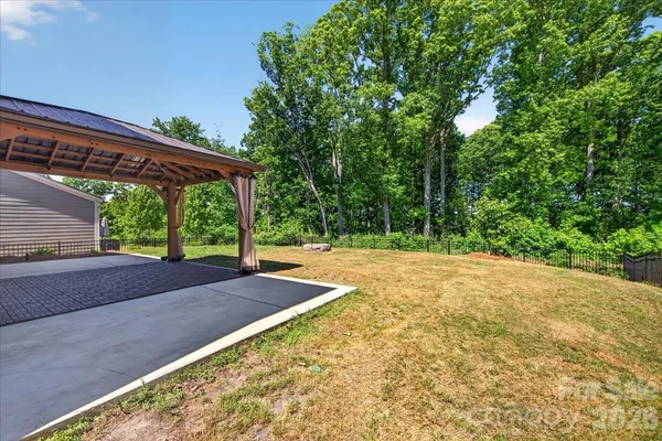 $575,000 | 1220 Gossamer Hill Drive, Belmont, NC 28012