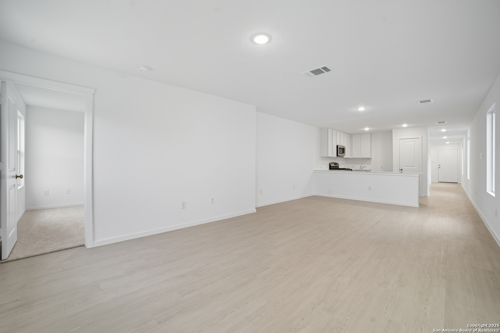 11546 Field Briar St. Hedwig, TX 78152 - Photo 5 of 13