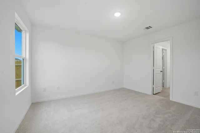 $1,900 | 11546 Field Briar, St. Hedwig, TX 78152