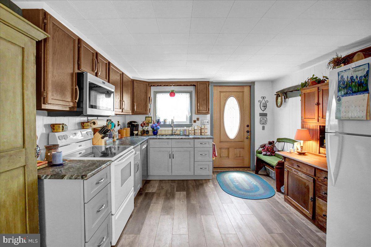8 West Neversink Road Reading, PA 19606 - Photo 7 of 32 Gallery Image 7