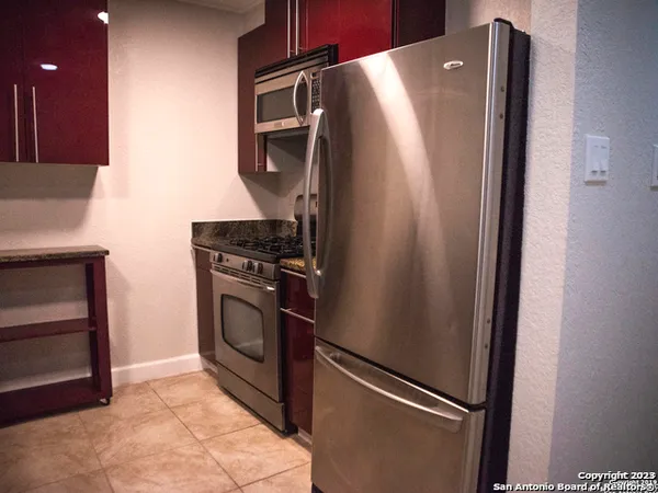$1,300 | 8030 Broadway, Unit 102E, San Antonio, TX 78209