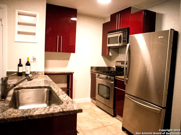 $1,300 | 8030 Broadway, Unit 102E, San Antonio, TX 78209
