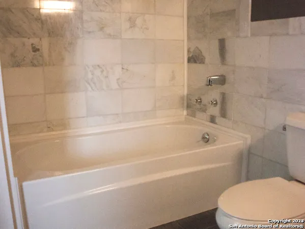 $1,300 | 8030 Broadway, Unit 102E, San Antonio, TX 78209