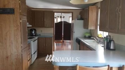 24938 Redmond-Fall City Road Northeast Redmond, WA 98053 - Photo 5 of 12 Gallery Image 5