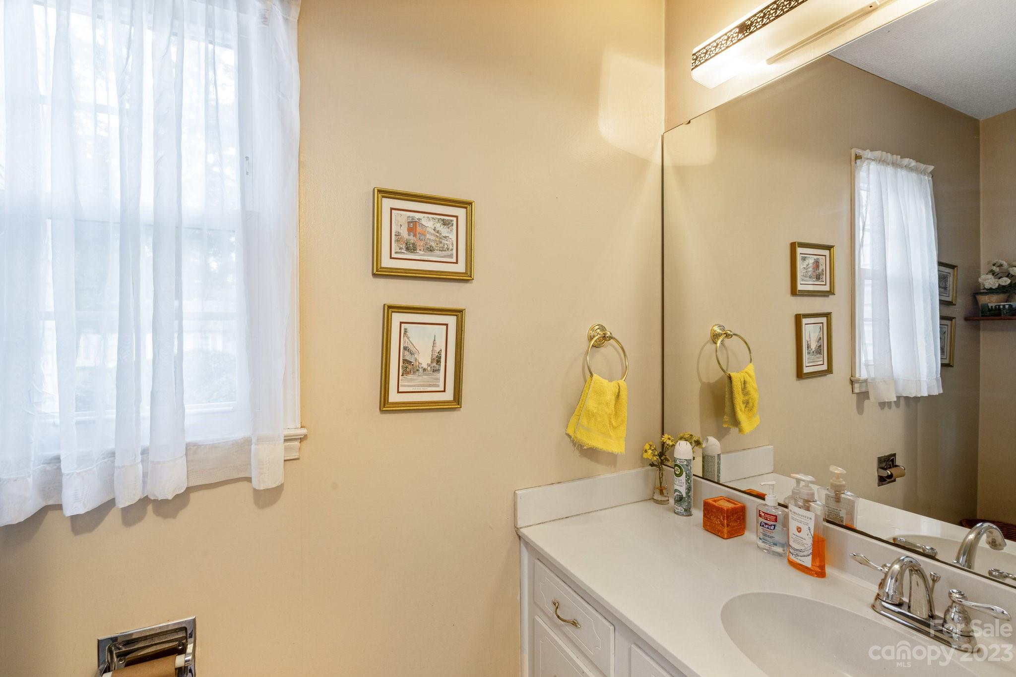 9607 Watergate Road Charlotte, NC 28270 - Photo 14 of 26 Gallery Image 14