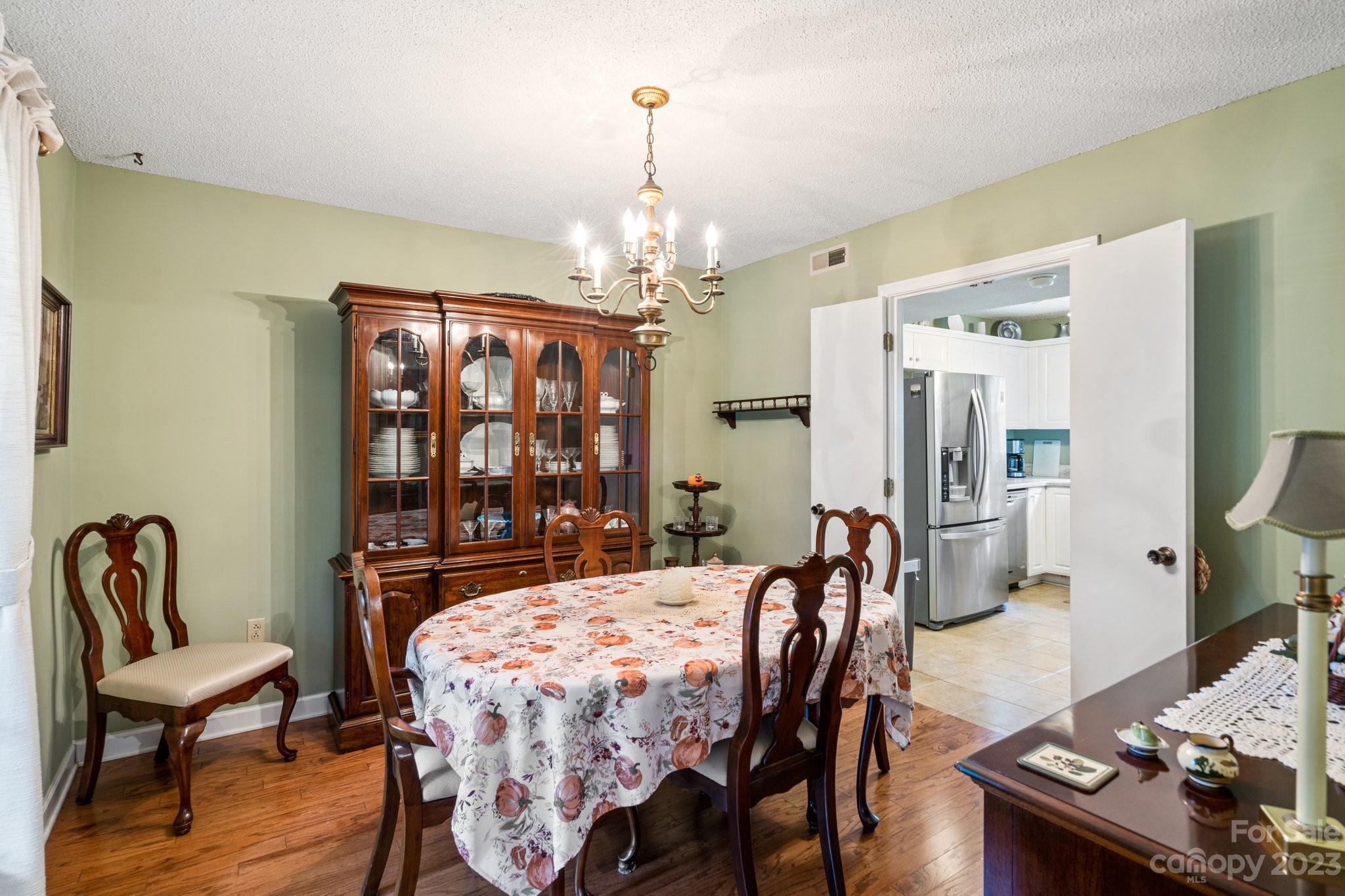 9607 Watergate Road Charlotte, NC 28270 - Photo 7 of 26 Gallery Image 7