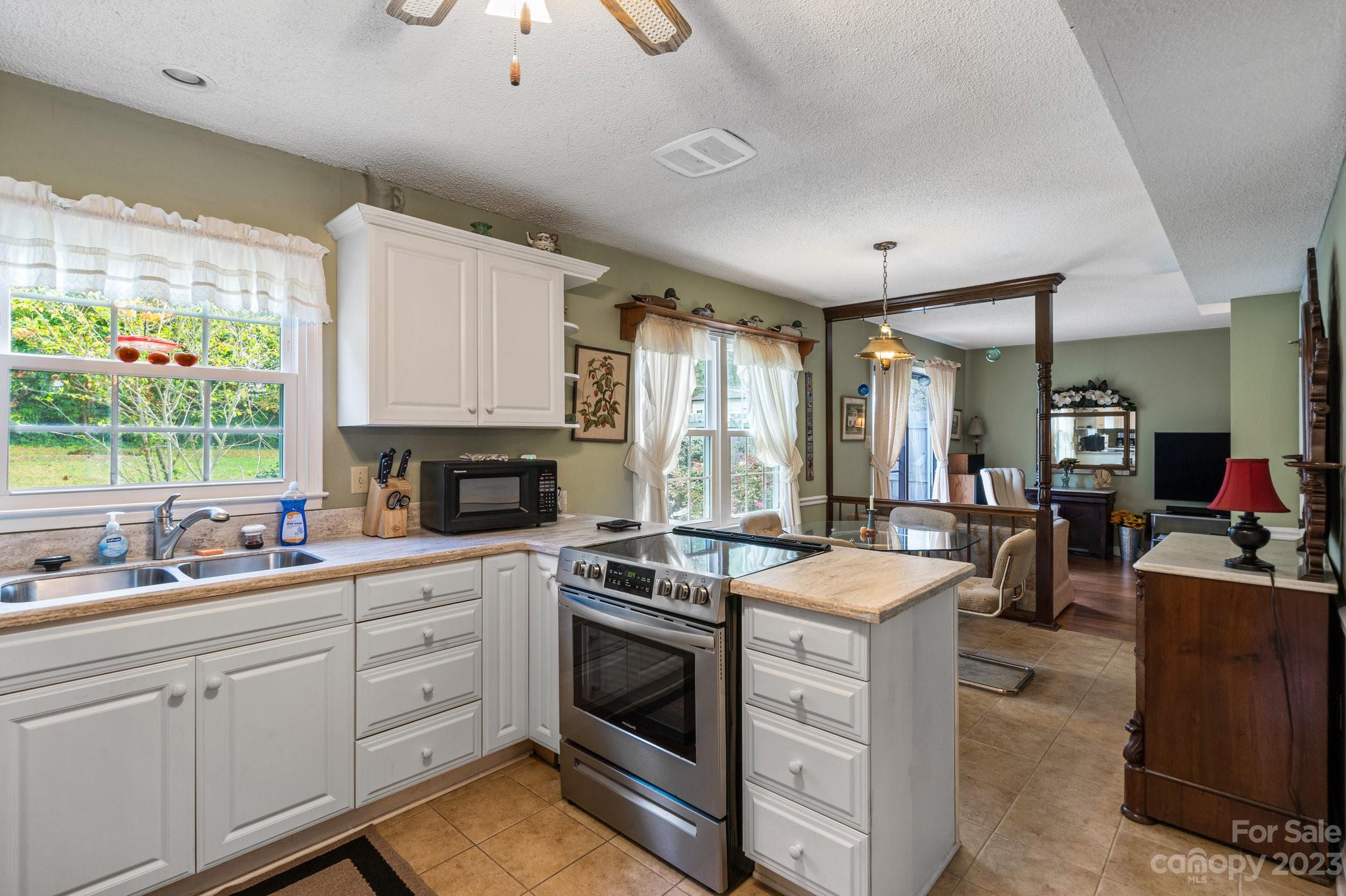 9607 Watergate Road Charlotte, NC 28270 - Photo 9 of 26 Gallery Image 9