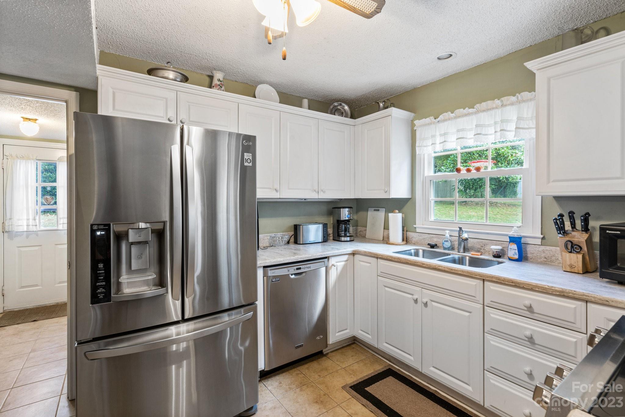 9607 Watergate Road Charlotte, NC 28270 - Photo 10 of 26 Gallery Image 10