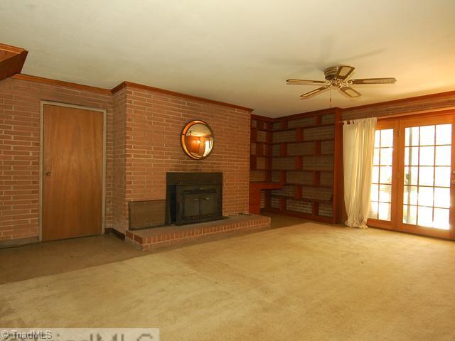 2470 Atwood Road Winston-Salem, NC 27103 - Photo 6 of 16 Den/Family/Great Room.