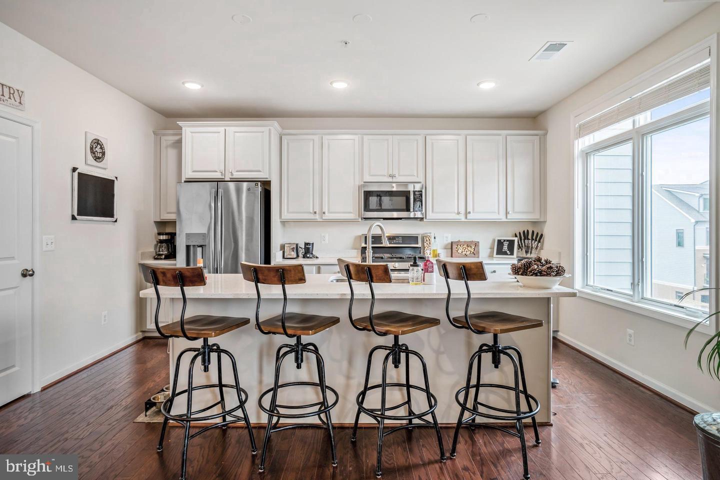 1018 Ribbon Limestone Terrace Southeast Leesburg, VA 20175 - Photo 2 of 16 Gallery Image 2