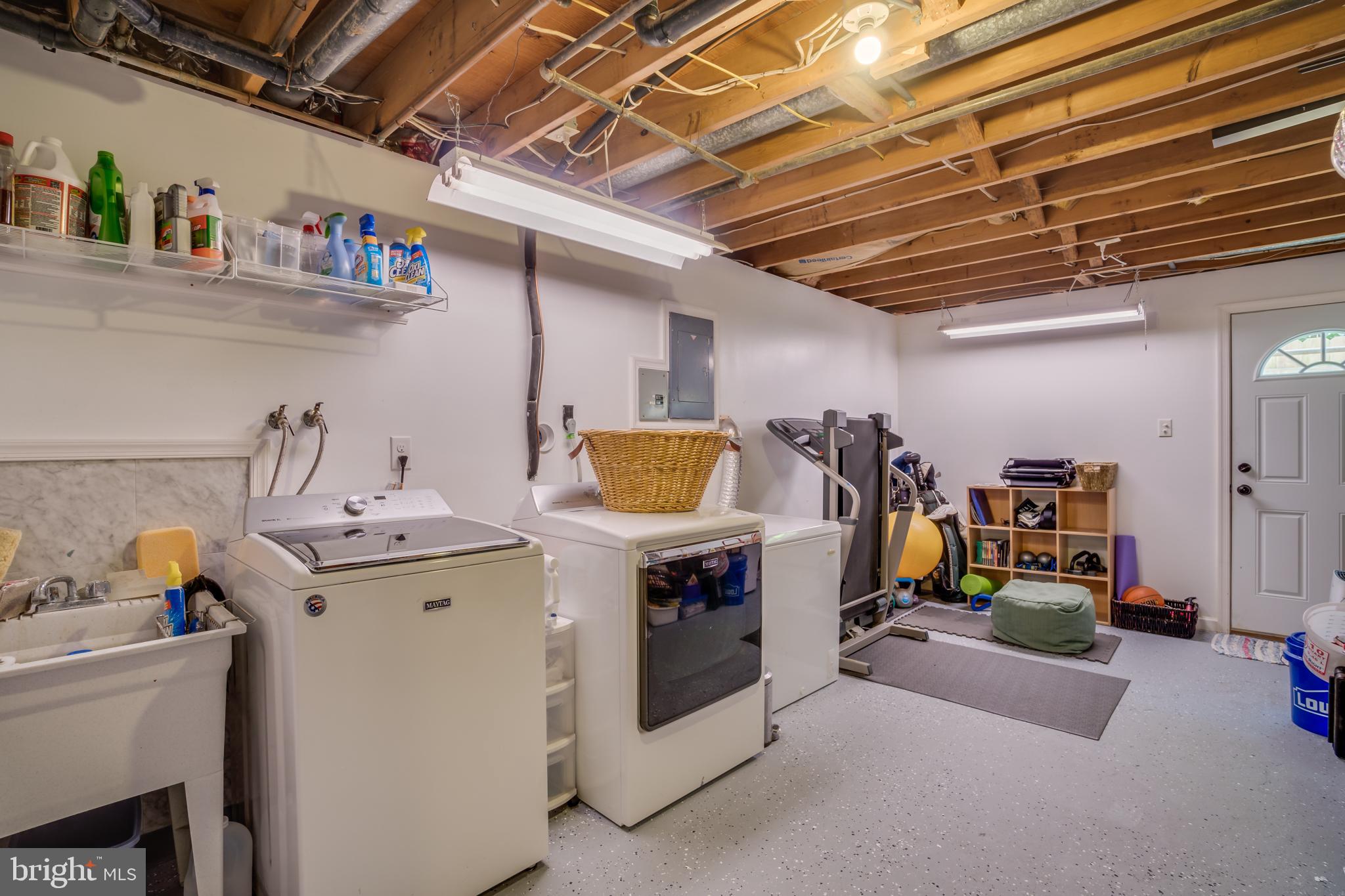 3900 Flagstone Terrace Alexandria, VA 22306 - Photo 32 of 45 Laundry / Utility Room with Walkout