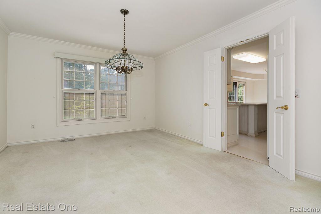1104 Hidden Lane Rochester Hills, MI 48309 - Photo 5 of 29