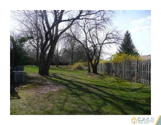 97 Pheasant Run Edison, NJ 08820 - Photo 12 of 13 Gallery Image 12