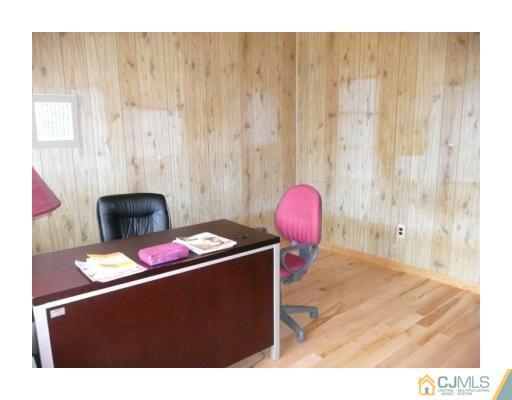 97 Pheasant Run Edison, NJ 08820 - Photo 5 of 13 Gallery Image 5