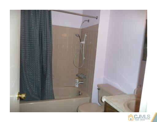 97 Pheasant Run Edison, NJ 08820 - Photo 9 of 13 Gallery Image 9