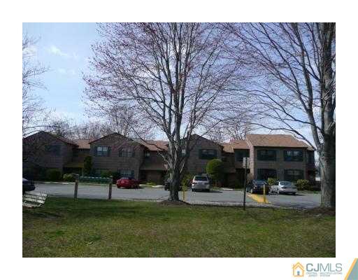 97 Pheasant Run Edison, NJ 08820 - Photo 10 of 13 Gallery Image 10