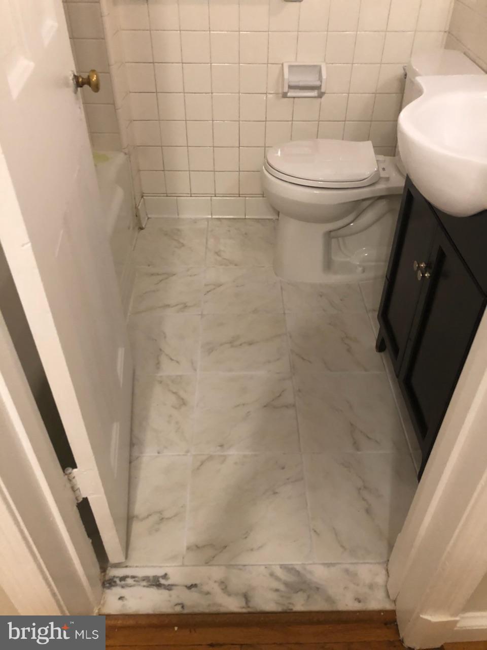 12 Walnut Street Northwest Washington, DC 20012 - Photo 12 of 17 Bath
