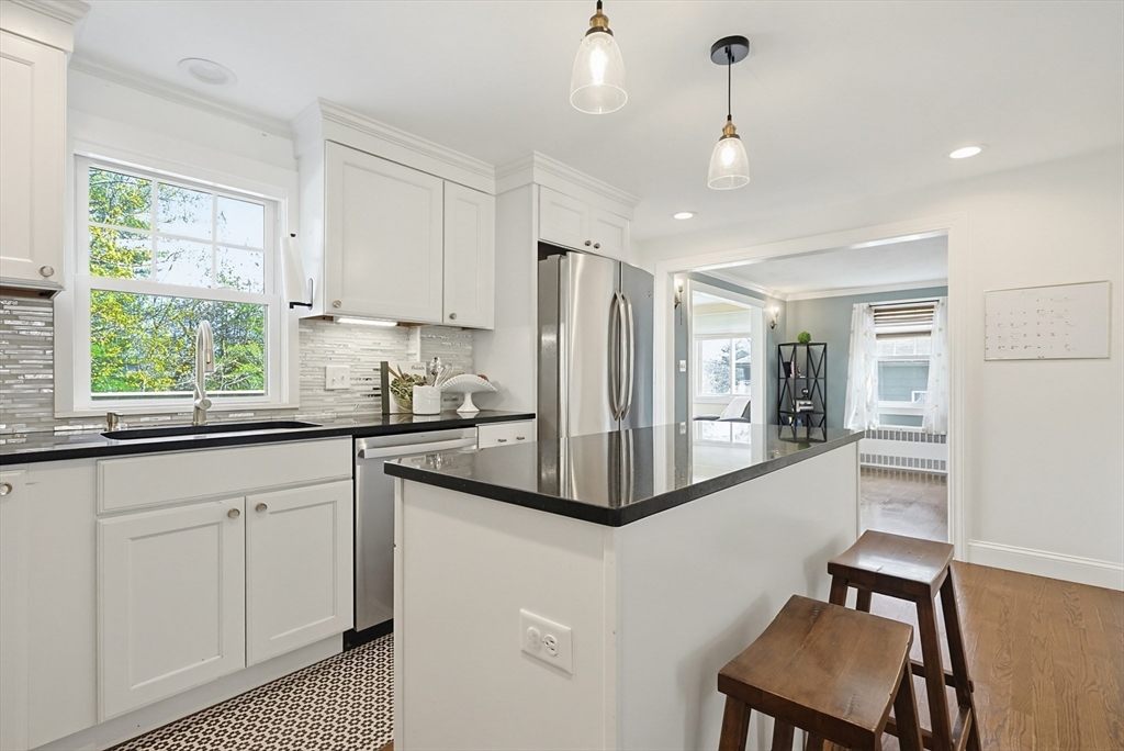 34 Navasota Avenue Worcester, MA 01602 - Photo 11 of 41