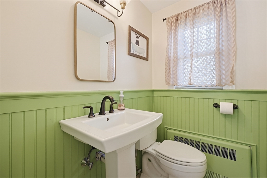 34 Navasota Avenue Worcester, MA 01602 - Photo 18 of 41