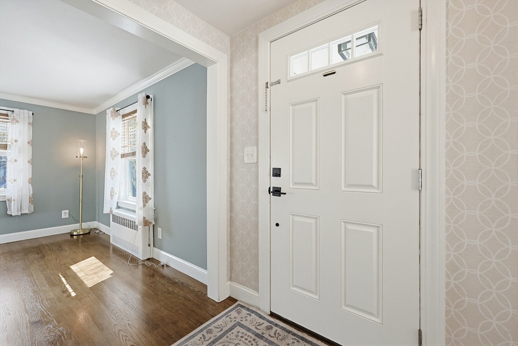 34 Navasota Avenue Worcester, MA 01602 - Photo 2 of 41