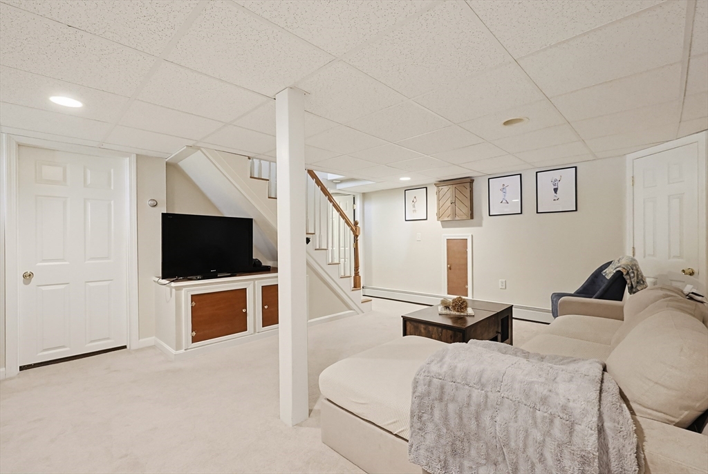 34 Navasota Avenue Worcester, MA 01602 - Photo 25 of 41