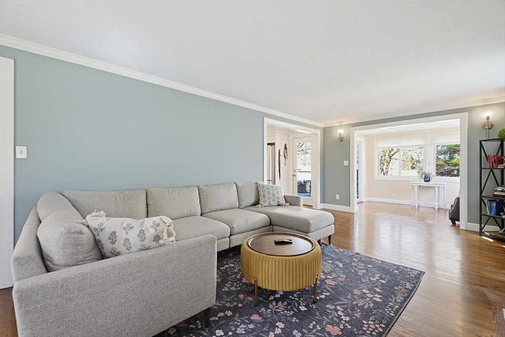 34 Navasota Avenue Worcester, MA 01602 - Photo 3 of 41