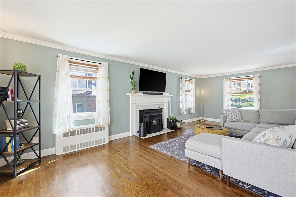 34 Navasota Avenue Worcester, MA 01602 - Photo 5 of 41