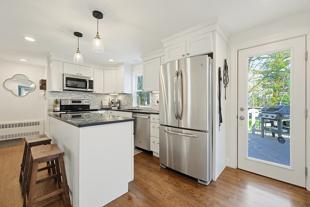 34 Navasota Avenue Worcester, MA 01602 - Photo 7 of 41