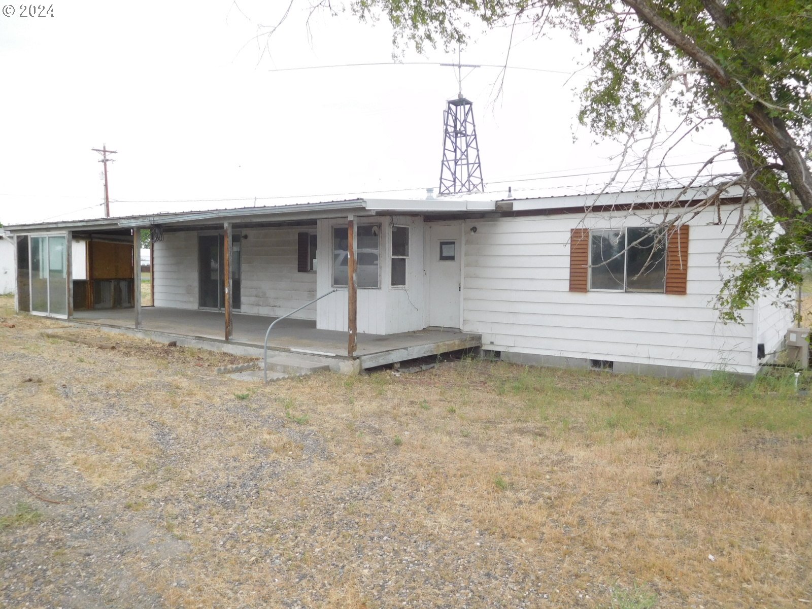 1870 North Townsend Road Hermiston, OR 97838 - Photo 2 of 22