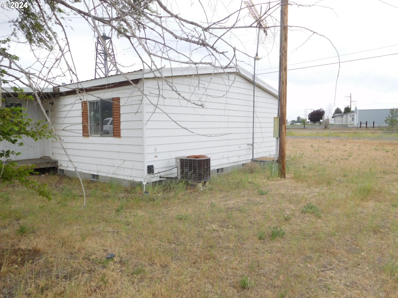 1870 North Townsend Road Hermiston, OR 97838 - Photo 3 of 22