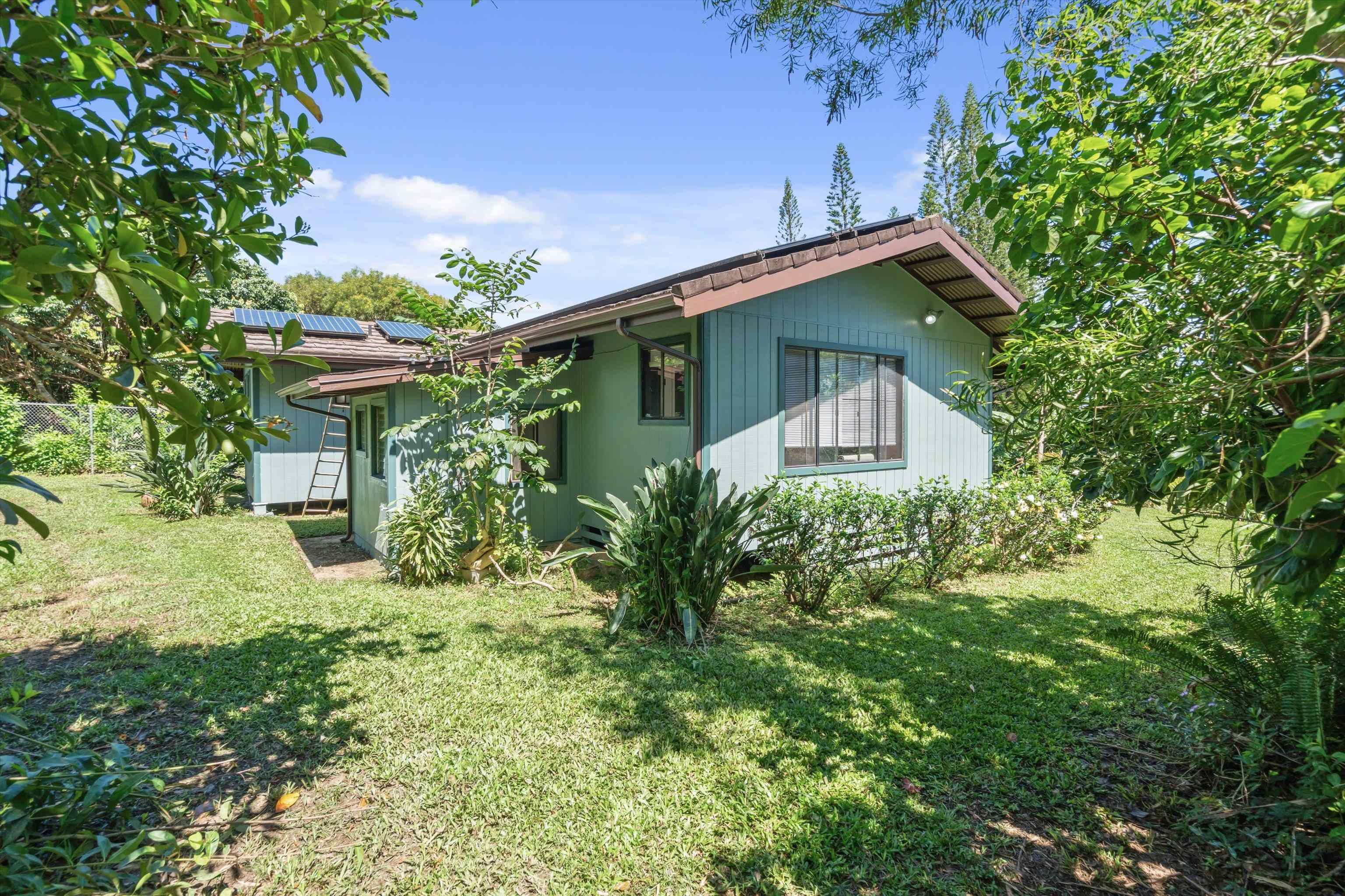 145 South Holokai Road Haiku, HI 96708 - Photo 37 of 50
