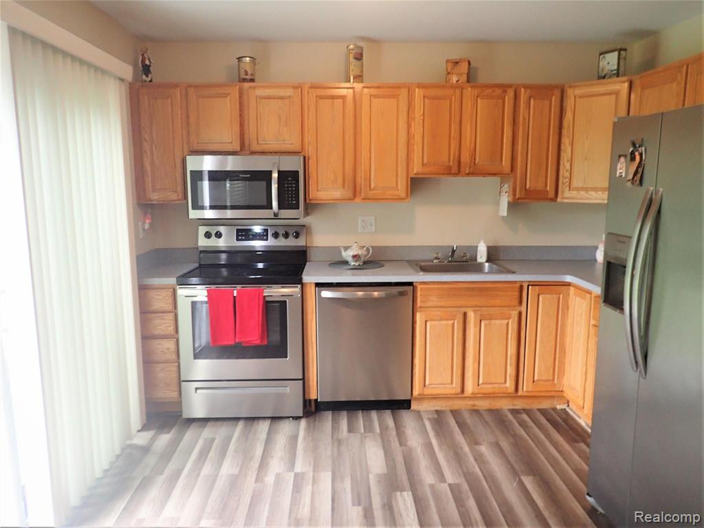 1105 Marquette Court Rochester Hills, MI 48307 - Photo 10 of 27