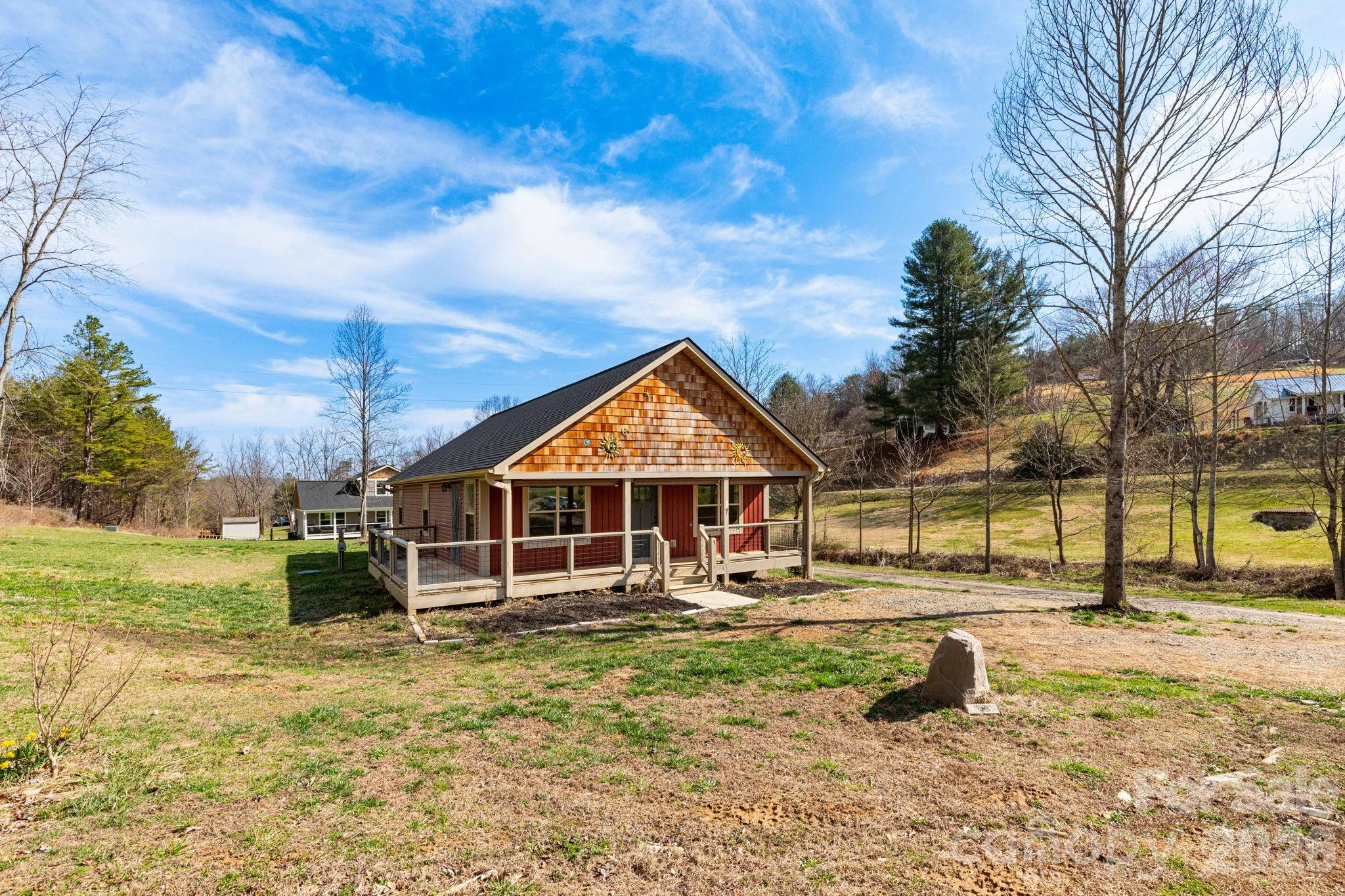 7 Ruff Road Leicester, NC 28748 - Photo 2 of 21 Gallery Image 2