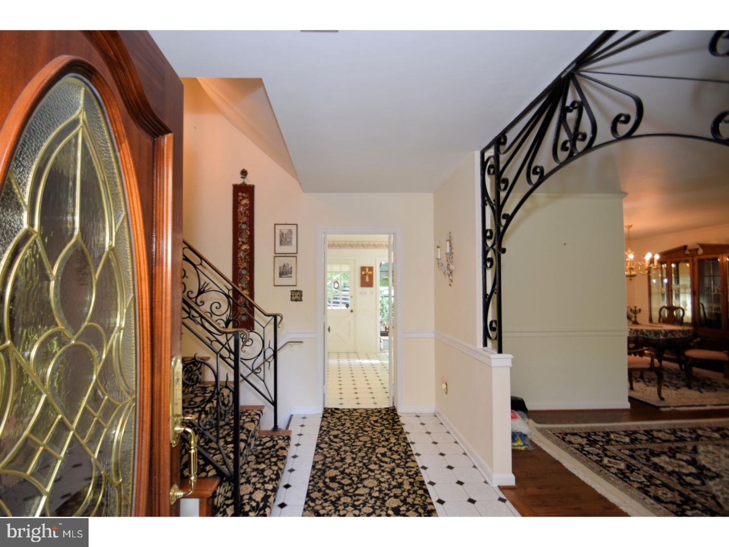245 Arden Road Conshohocken, PA 19428 - Photo 3 of 26