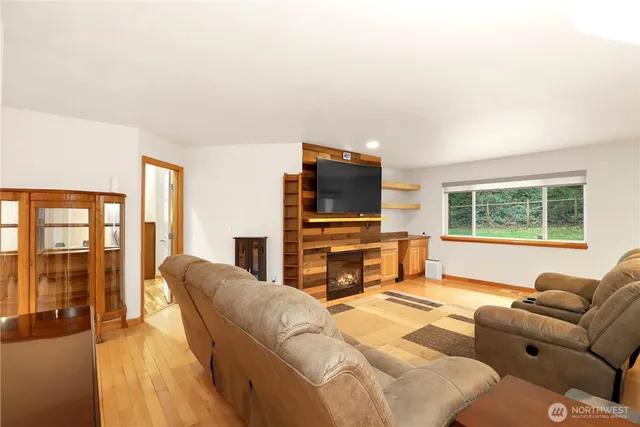 $770,000 | 9818 138th Avenue Northwest, Gig Harbor, WA 98329