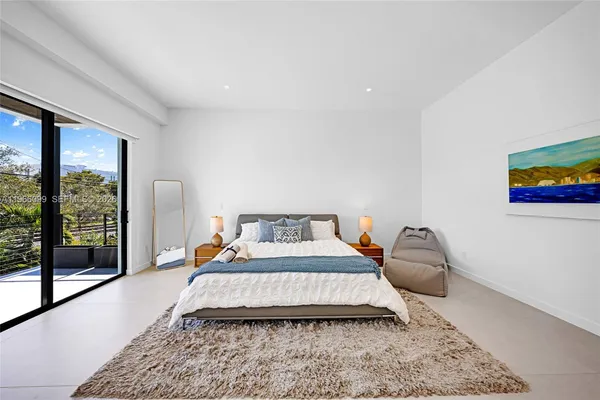 $2,999,999 | 300 Northeast 48th Street, Miami, FL 33137