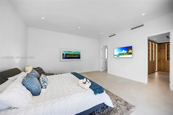 $2,999,999 | 300 Northeast 48th Street, Miami, FL 33137