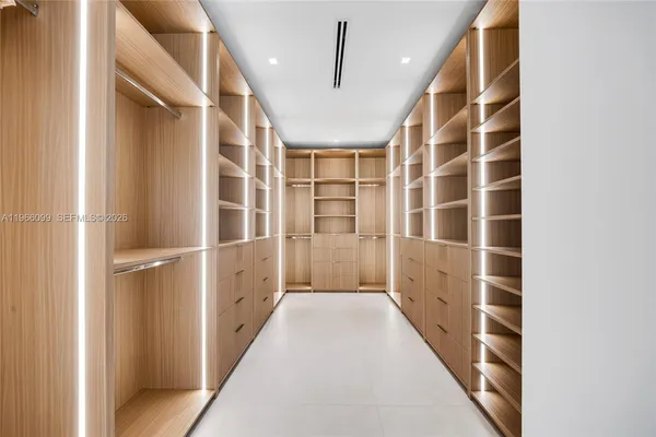 $2,999,999 | 300 Northeast 48th Street, Miami, FL 33137