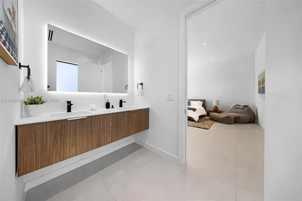 $2,999,999 | 300 Northeast 48th Street, Miami, FL 33137