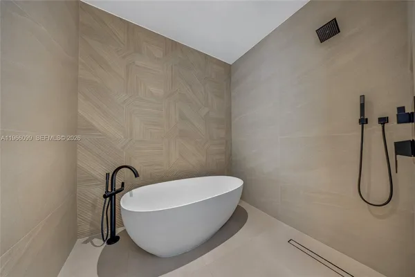 $2,999,999 | 300 Northeast 48th Street, Miami, FL 33137